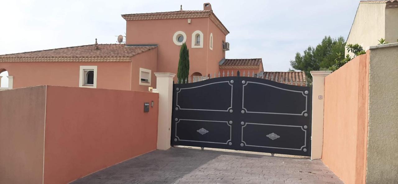 Bed and Breakfast Les Collines D'Ugernum Beaucaire  Zewnętrze zdjęcie