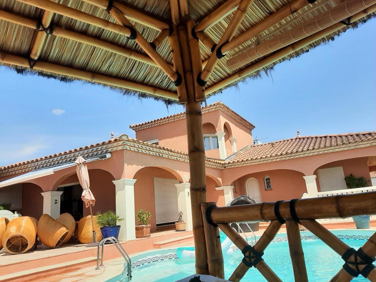 Bed and Breakfast Les Collines D'Ugernum Beaucaire  Zewnętrze zdjęcie